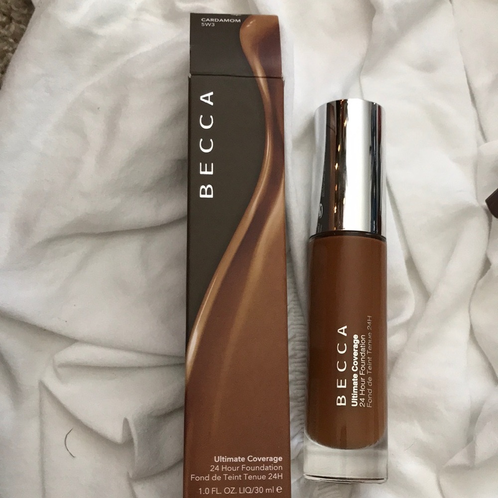 NEW BECCA ULTIMATE COVERAGE 24 Hours Foundation
